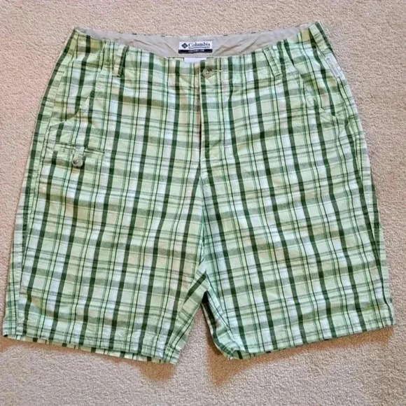 ❤️ Columbia Green Plaid 9inch Shorts Women's Size 10 - Picture 1 of 9